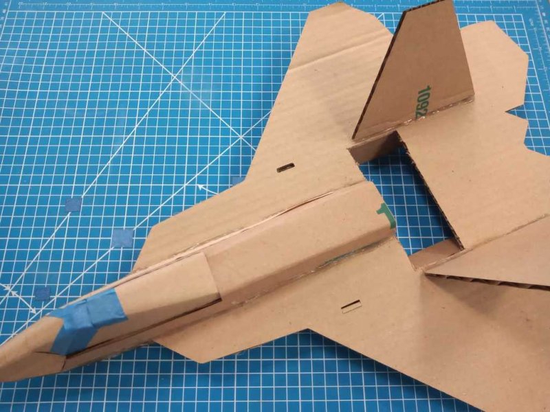 طرح هواپیمای اف۲۲ رپتور با مقوای مناسب برای استفاده در دستگاه های cnc چوب و cnc لیزر - laser cut cardboard rc airplane f22 raptor