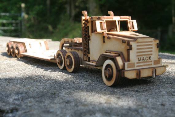 طرح کامیون ماک مناسب برای استفاده در دستگاه های cnc چوب و cnc لیزر - mack truck dxf file