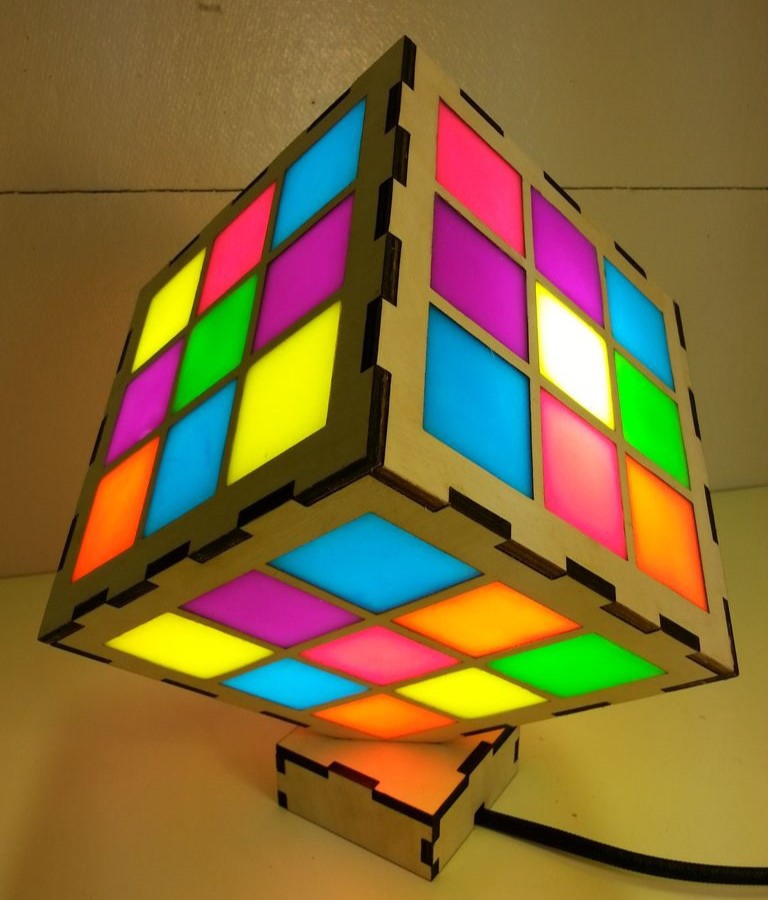 طرح چراغ خواب چوبی زیبا مناسب برای استفاده در دستگاه های cnc چوب و cnc لیزر - laser cut wooden cute night light lamp cdr file