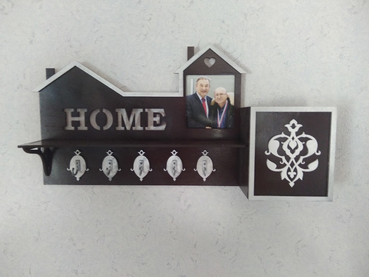 طرح جاکلیدی به همراه قاب عکس مناسب برای استفاده در دستگاه های cnc چوب و cnc لیزر - laser cut key hanger with photo frame cdr file