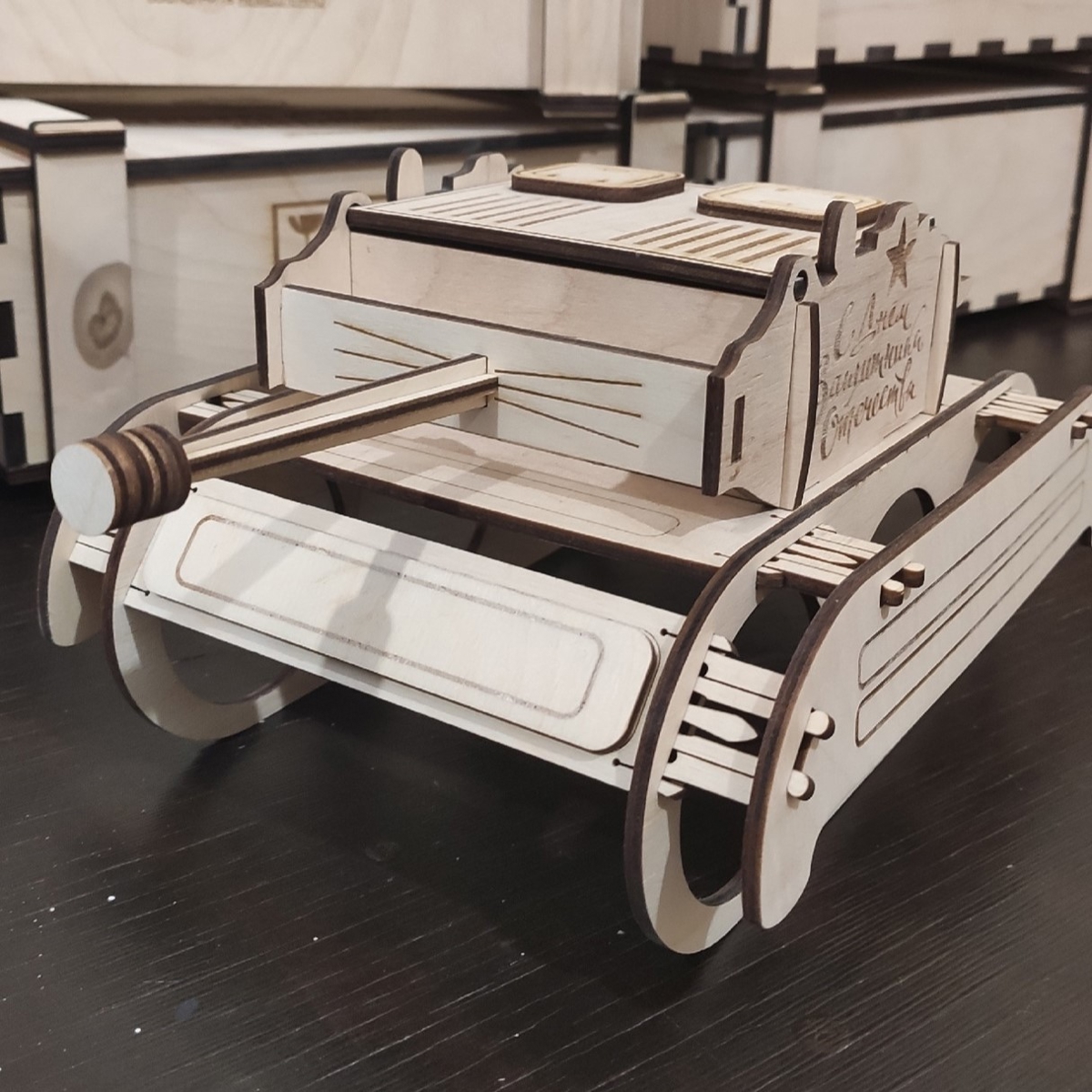 طرح مخزن چوبی جا لیوانی طرح دار مناسب برای استفاده در دستگاه های cnc چوب و cnc لیزر - laser cut wooden tank beer holder cdr file