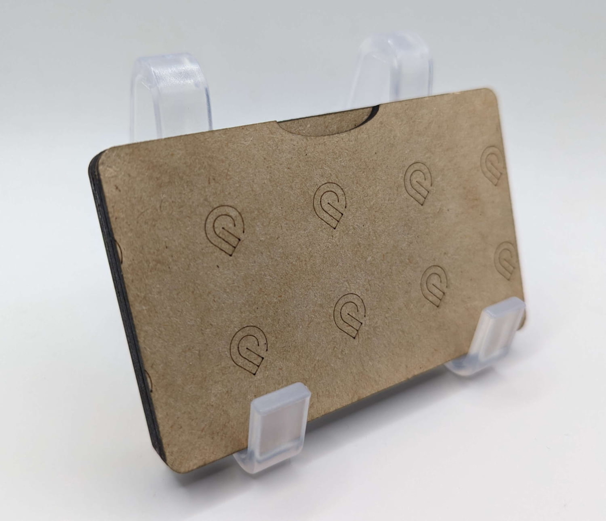 طرح فایل لایه باز کارت ویزیت جیبی مغناطیسی مناسب برای استفاده در دستگاه های cnc چوب و cnc لیزر - laser cut magnetic pocket business card holder svg file