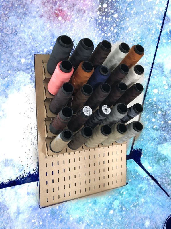 طرح چرخ خیاطی مناسب برای استفاده در دستگاه های cnc چوب و cnc لیزر - laser cut sewing spool rack dxf file