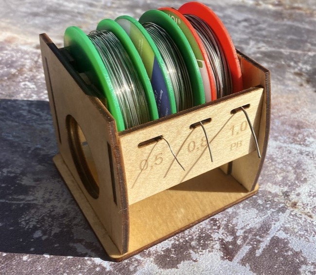 طرح جا سیمی لحیم 3 میلی متری مناسب برای استفاده در دستگاه های cnc چوب و cnc لیزر - laser cut solder wire dispenser 3mm svg file