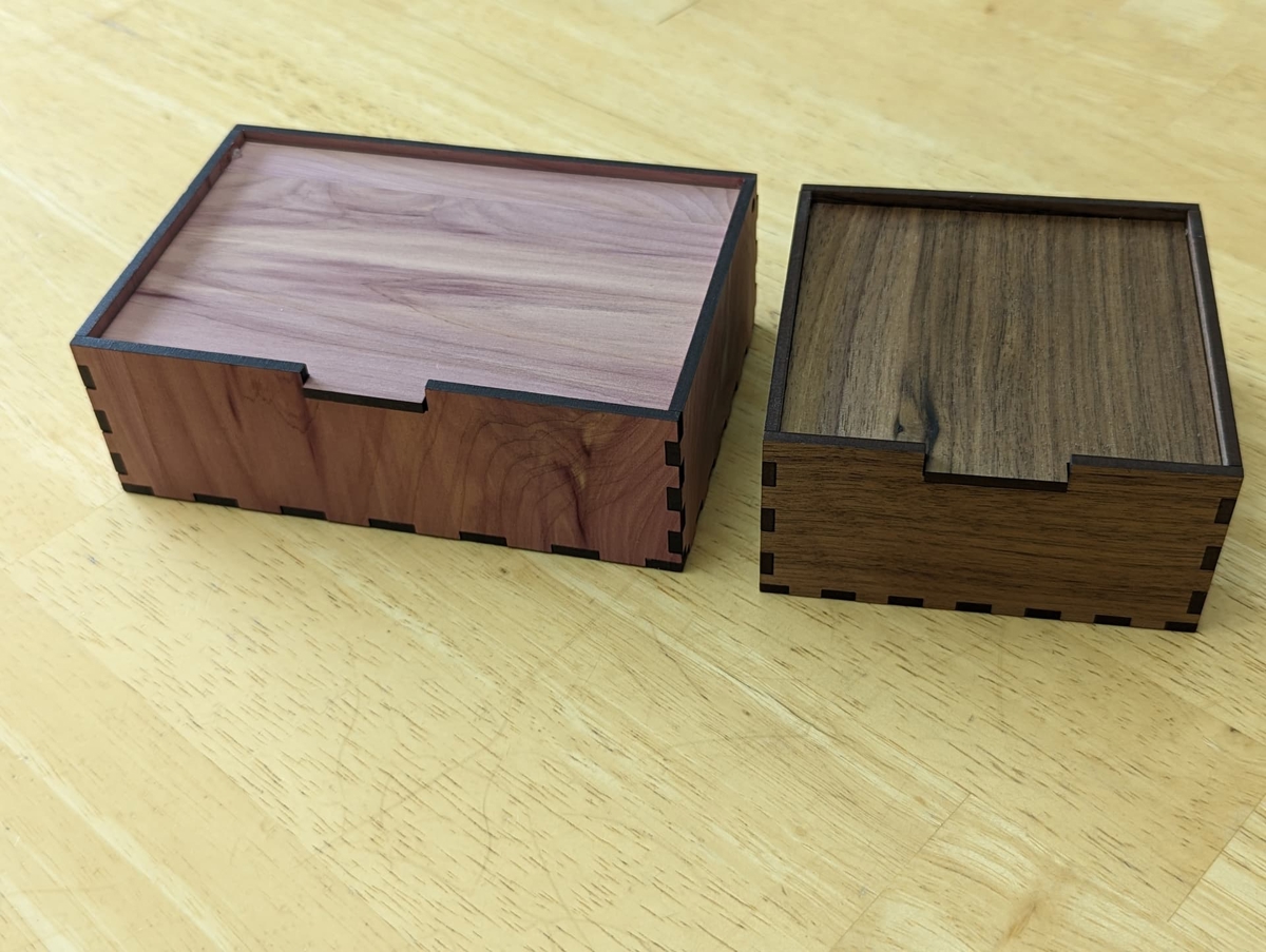 طرح جعبه ساده با درب بازشو مناسب برای استفاده در دستگاه های cnc چوب و cnc لیزر - laser cut simple box with opening lid svg file
