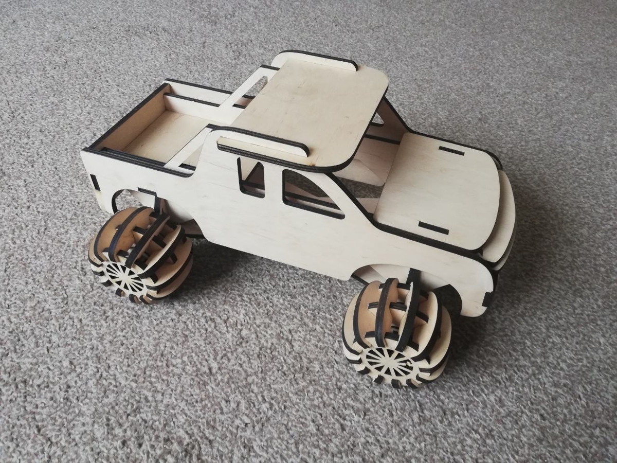طرح کامیون بچه گانه مناسب برای استفاده در دستگاه های cnc چوب و cnc لیزر - laser cut kids truck cdr file