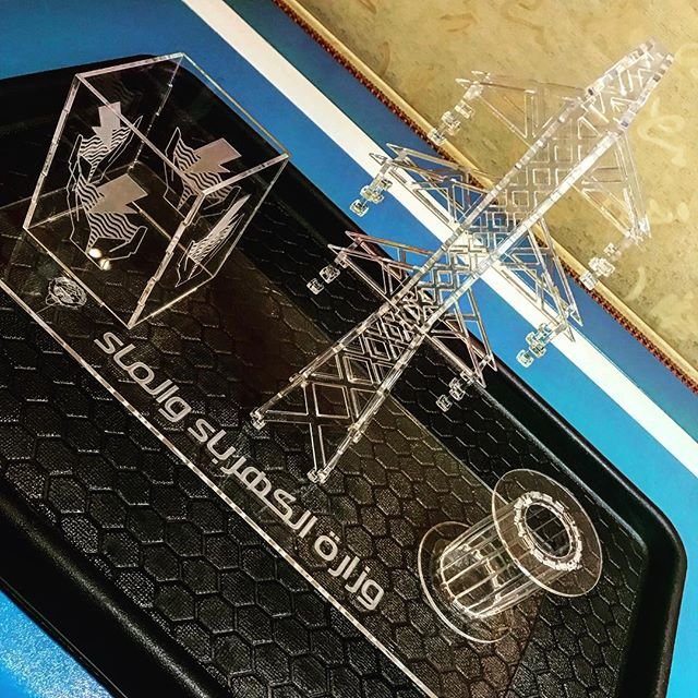 طرح میز تحریر مهندسی برق هدیه مناسب برای استفاده در دستگاه های cnc چوب و cnc لیزر - laser cut electrical engineer desk gift