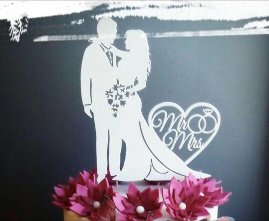 طرح عروس و داماد متاهل مناسب برای استفاده در دستگاه های cnc چوب و cnc لیزر - married couple bride and groom topper cdr file