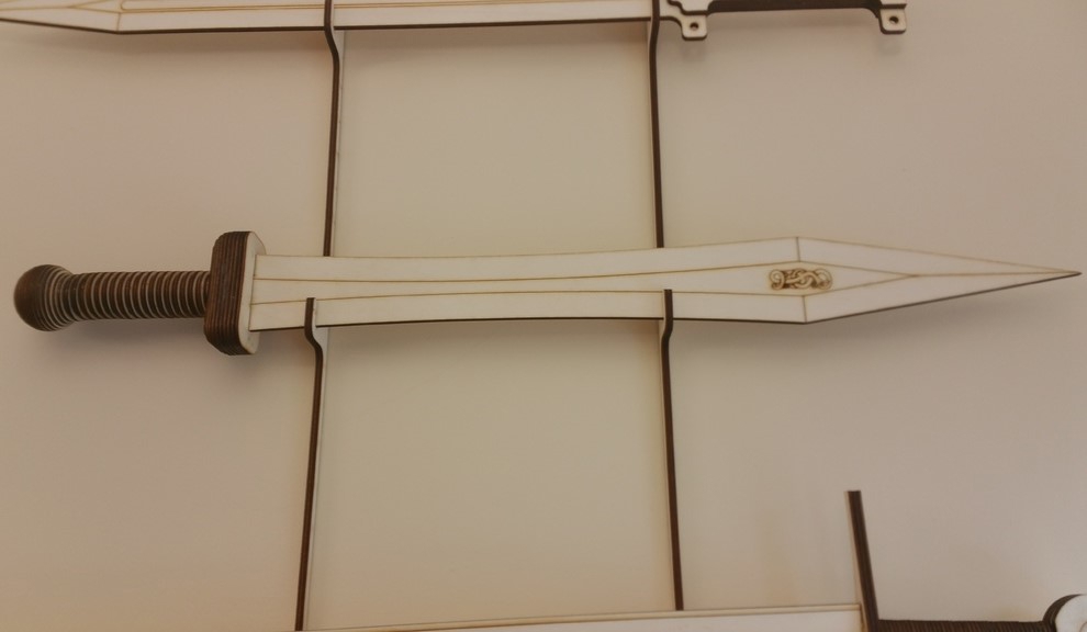 طرح شمشیر گلادیوس هیسپانینسیس مناسب برای استفاده در دستگاه های cnc چوب و cnc لیزر - laser cut gladius hispaniensis sword dxf file