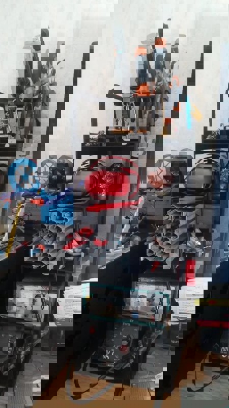 طرح قفسه‌های رومیزی قابل تنظیم با اسکریپت اوپن‌اسکَد مناسب برای استفاده در دستگاه های cnc چوب و cnc لیزر - laser cut customizable maker desk shelves openscad script