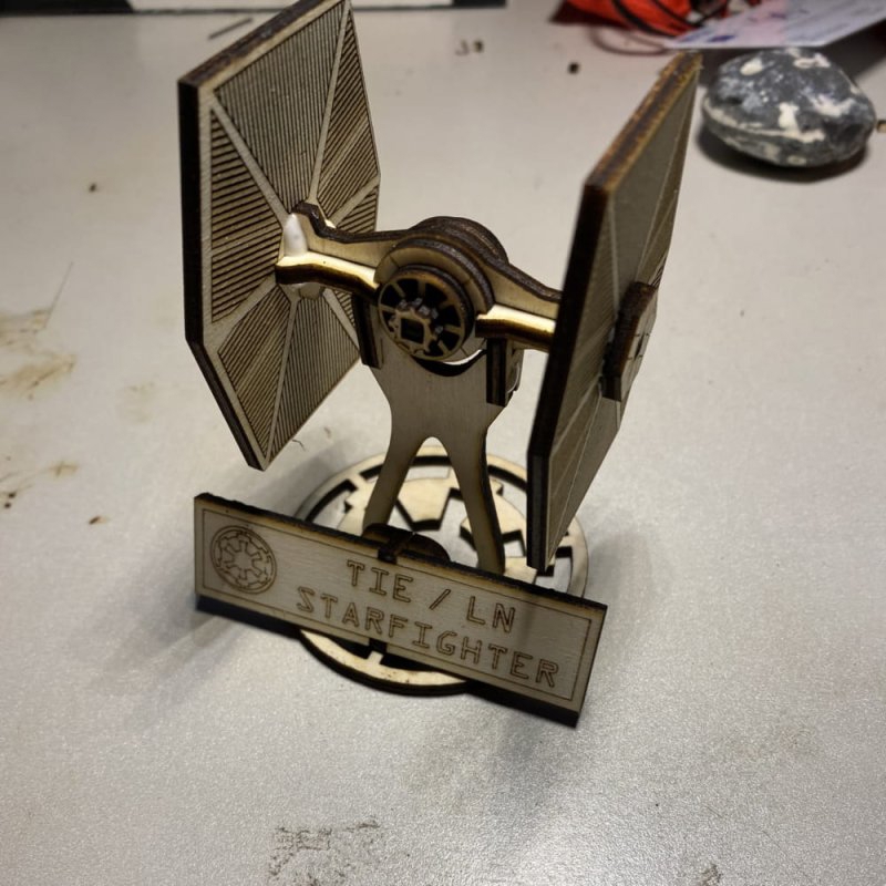 طرح کراوات مینی جنگنده مناسب برای استفاده در دستگاه های cnc چوب و cnc لیزر - laser cut mini tie fighter cdr file