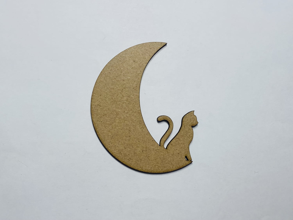 طرح گربه چوبی ناتمام به شکل ماه مناسب برای استفاده در دستگاه های cnc چوب و cnc لیزر - laser cut unfinished wooden cat in moon cutout cdr file