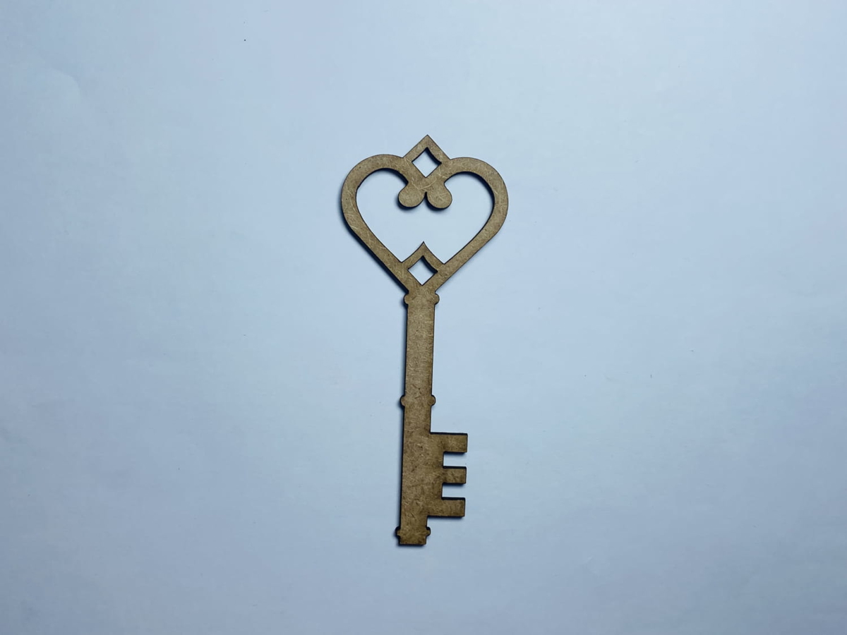 طرح کلید چوبی طرح قلب مناسب برای استفاده در دستگاه های cnc چوب و cnc لیزر - laser cut wood heart key craft shape cutout cdr file