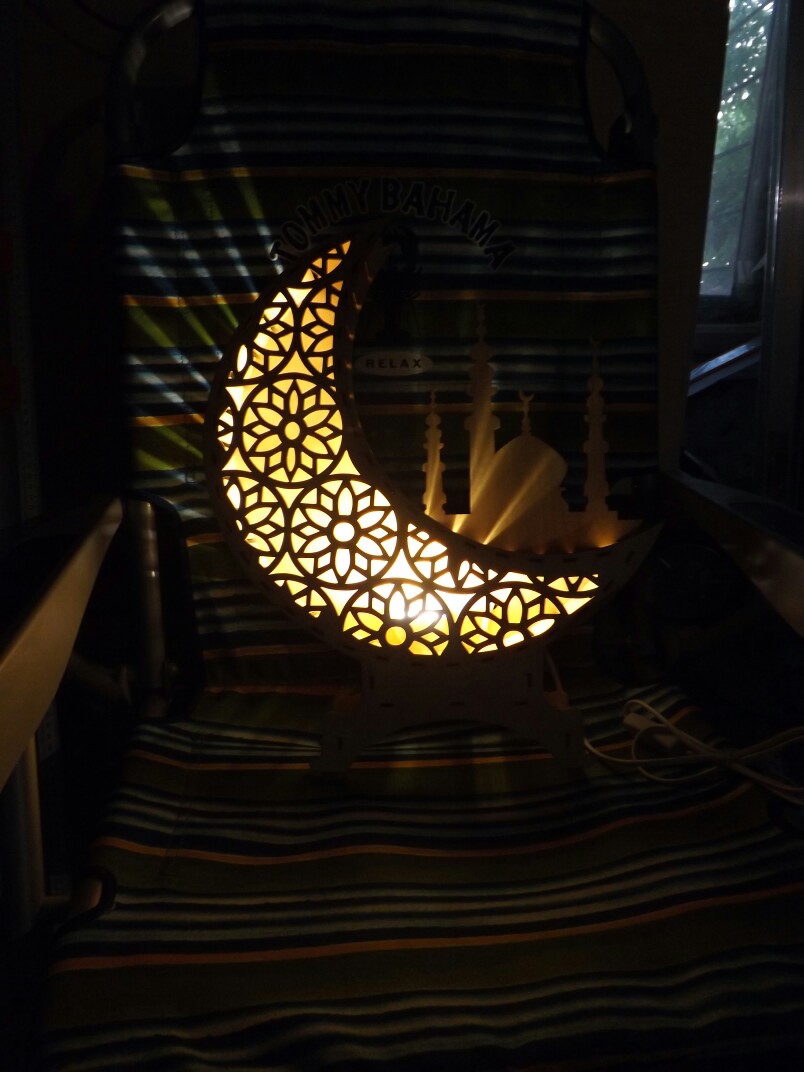 طرح چراغ خواب ماه مناسب برای استفاده در دستگاه های cnc چوب و cnc لیزر - laser cut lamp moon night light template cdr file