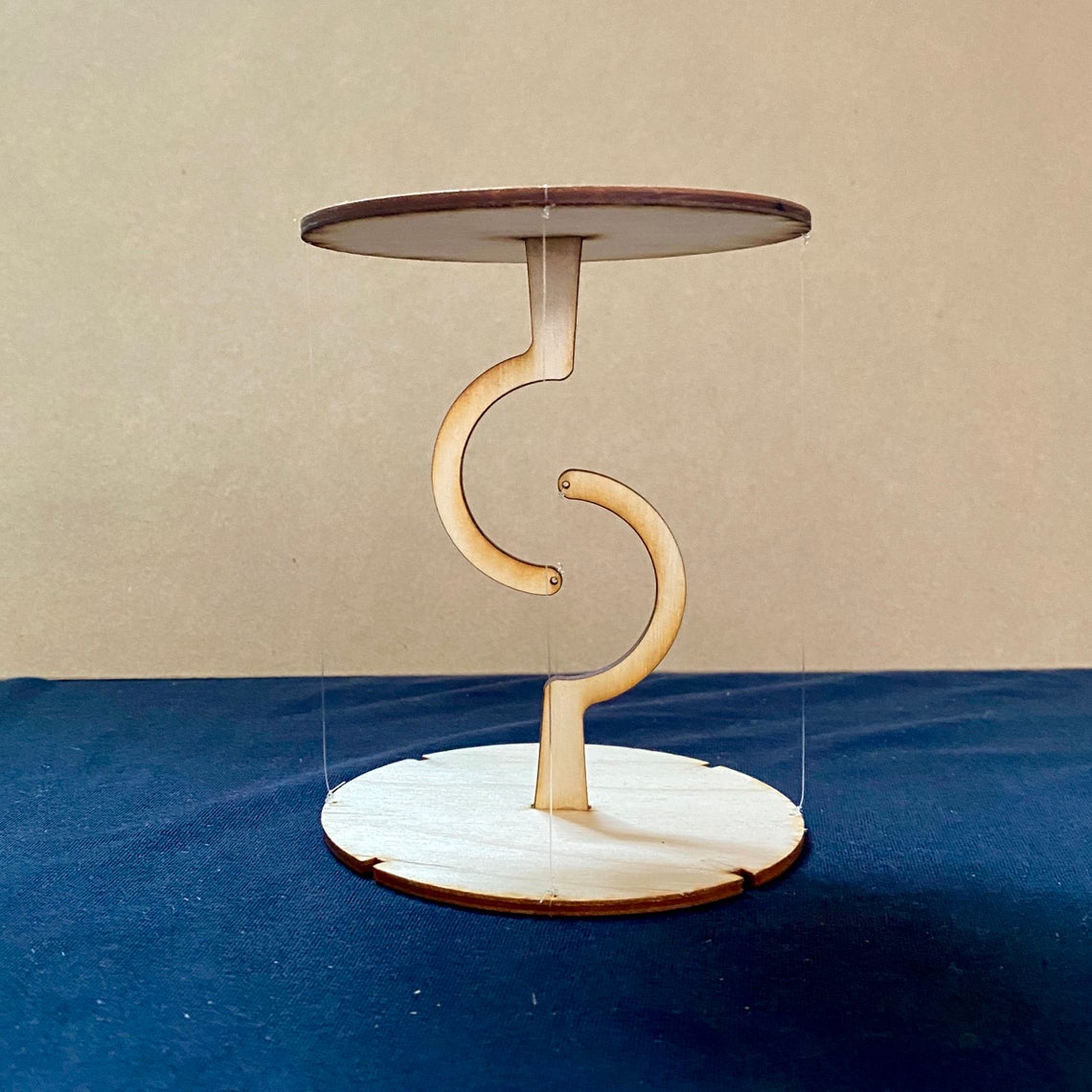 طرح میز غیرممکن مناسب برای استفاده در دستگاه های cnc چوب و cnc لیزر - laser cut impossible table cdr file