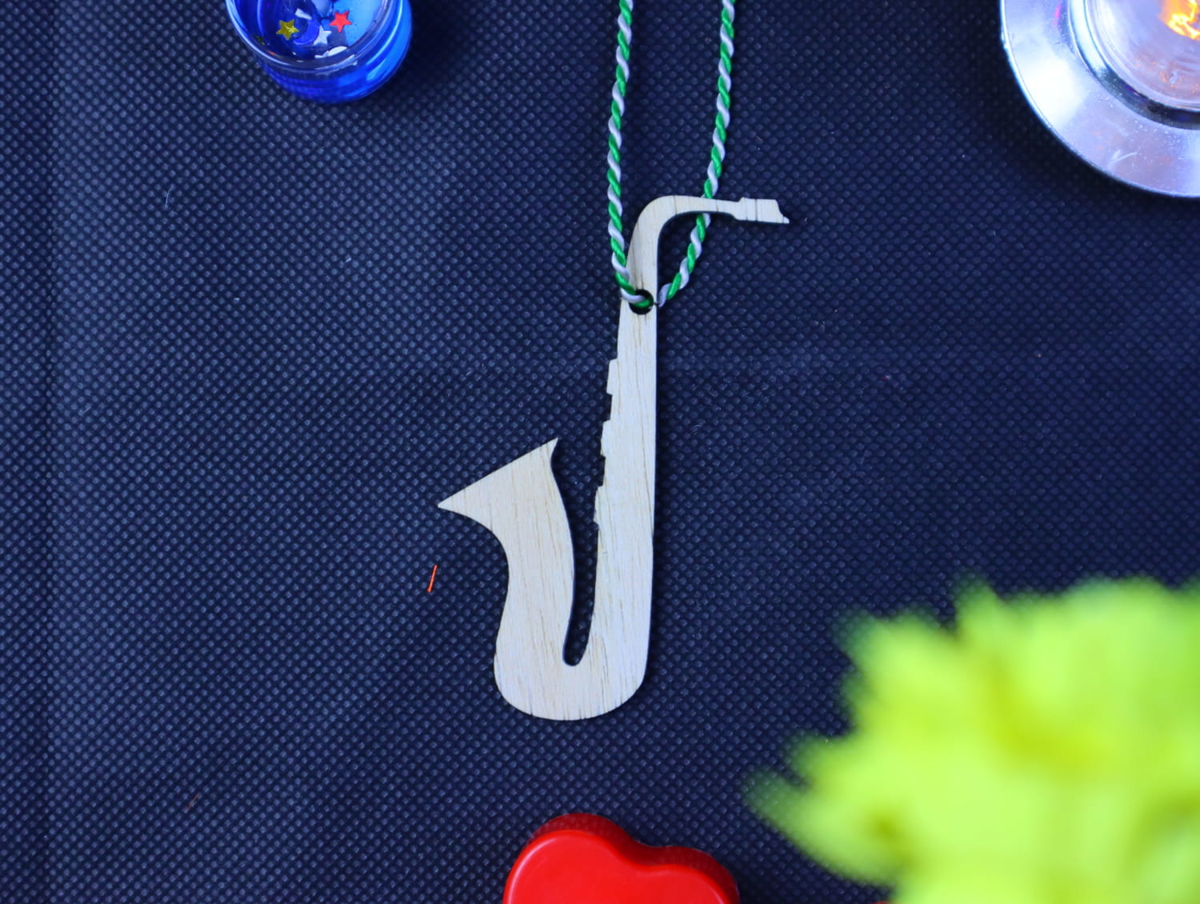 طرح ساکسیفون طرح کریسمس مناسب برای استفاده در دستگاه های cnc چوب و cnc لیزر - laser cut saxophone christmas ornament cdr file