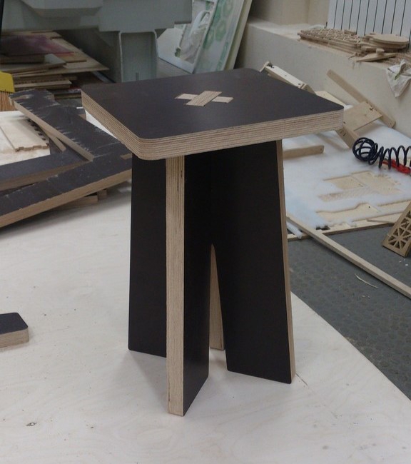 طرح الگوی چهارپایه ساده با روتر cnc 30 میلی‌متری مناسب برای استفاده در دستگاه های cnc چوب و cnc لیزر - simple stool 30mm cnc router template dxf file