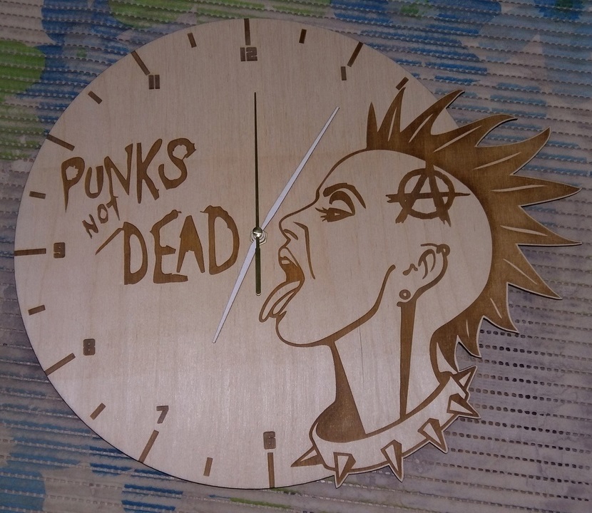 طرح ساعت دیواری طرح پانک مناسب برای استفاده در دستگاه های cnc چوب و cnc لیزر - laser cut punks not dead wall clock cdr file