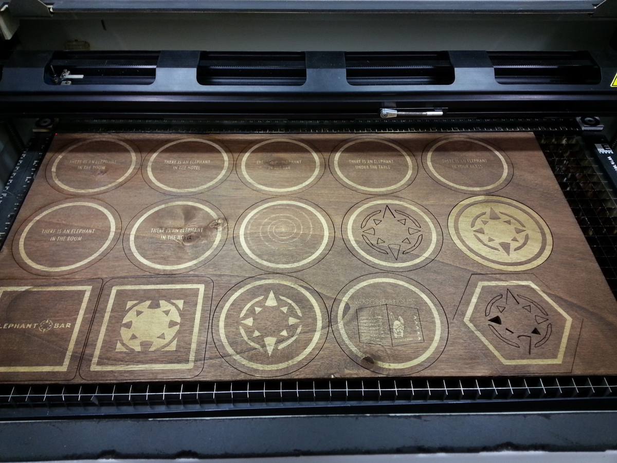 طرح زیرلیوانی تخته سه لا مناسب برای استفاده در دستگاه های cnc چوب و cnc لیزر - laser cut plywood coasters svg file