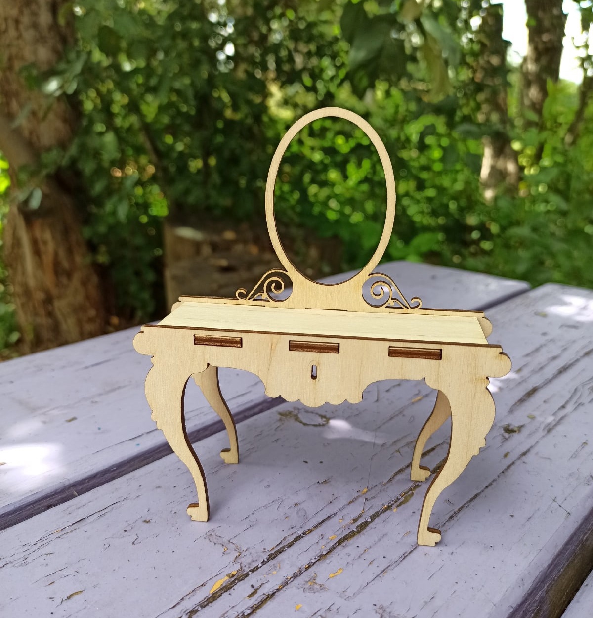 طرح میز آرایش عروسک طرح خانه عروسکی مناسب برای استفاده در دستگاه های cnc چوب و cnc لیزر - laser cut doll dressing table dollhouse vanity cdr file