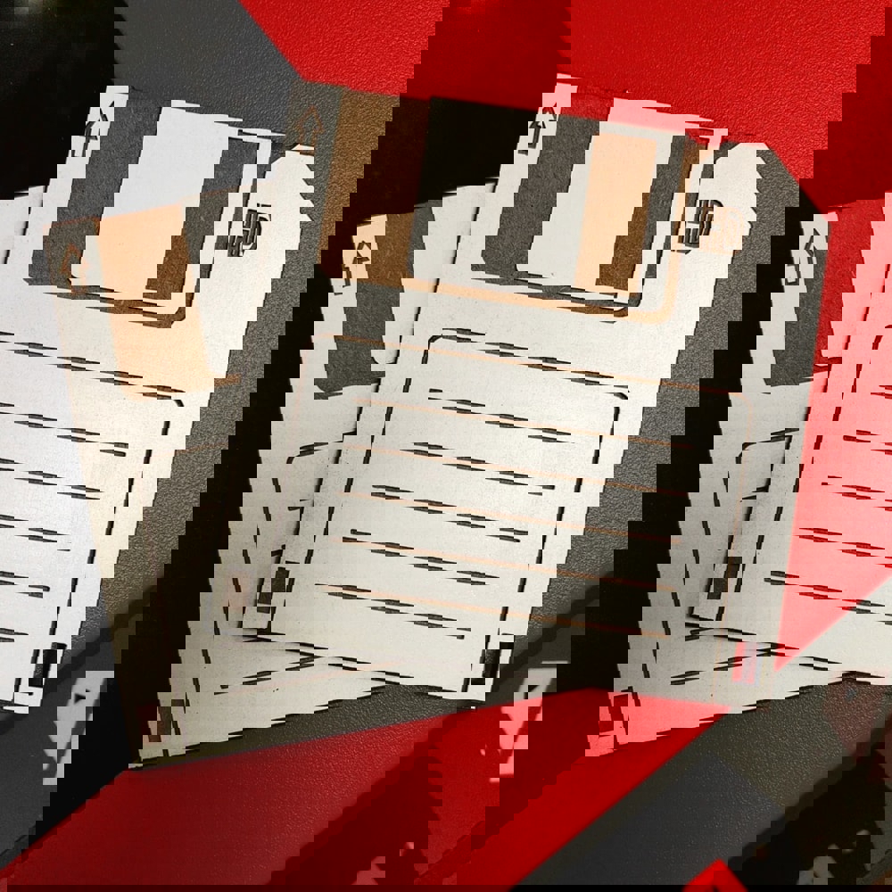 طرح فلاپی دیسک حکاکی شده مناسب برای استفاده در دستگاه های cnc چوب و cnc لیزر - laser cut etched floppy disk coasters cdr file