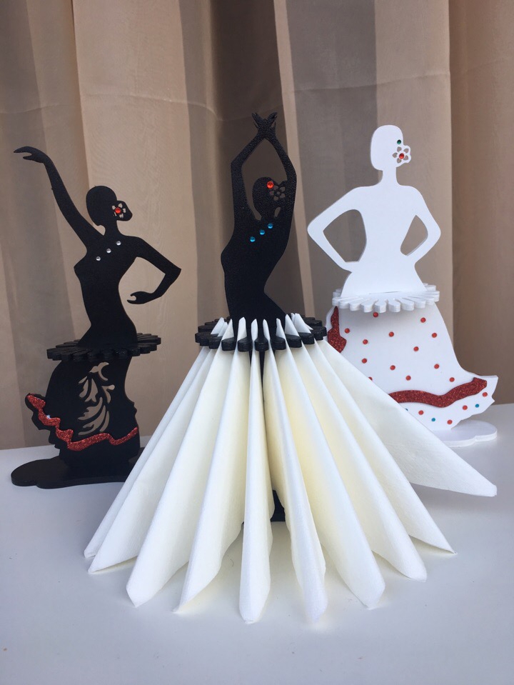 طرح جا دستمال سفره رقصنده فلامنکو زن مناسب برای استفاده در دستگاه های cnc چوب و cnc لیزر - laser cut female flamenco dancer napkin holder cdr file