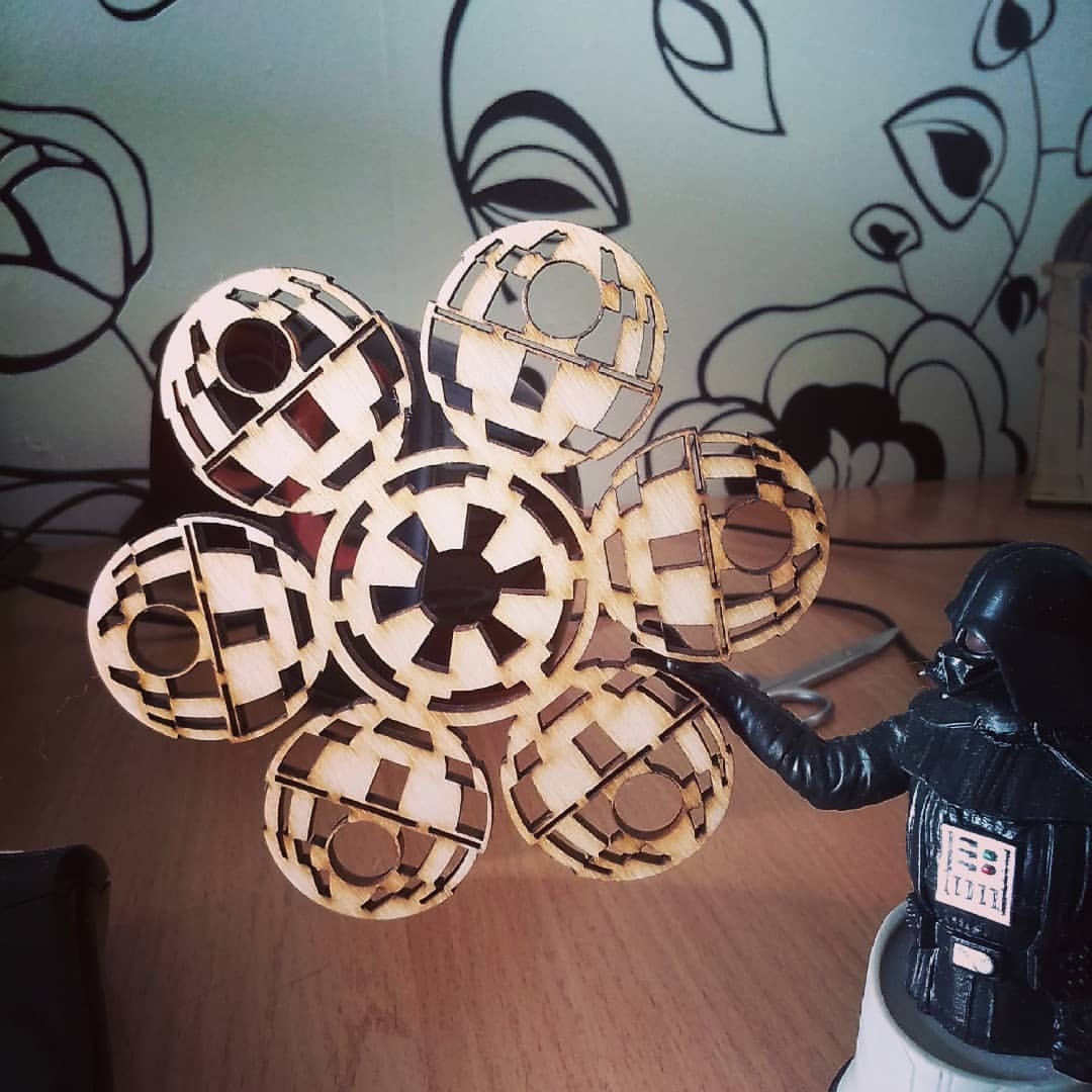 طرح دکور جنگ ستارگان مناسب برای استفاده در دستگاه های cnc چوب و cnc لیزر - laser cut star wars decor cdr file