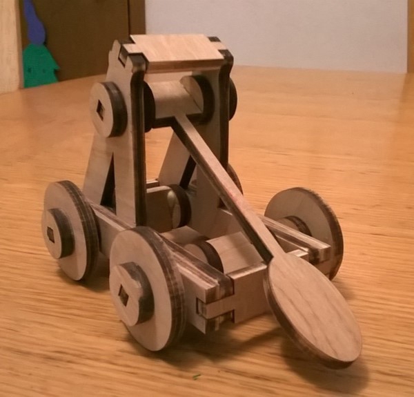 طرح منجنیق محاصره مناسب برای استفاده در دستگاه های cnc چوب و cnc لیزر - laser cut siege catapult svg file