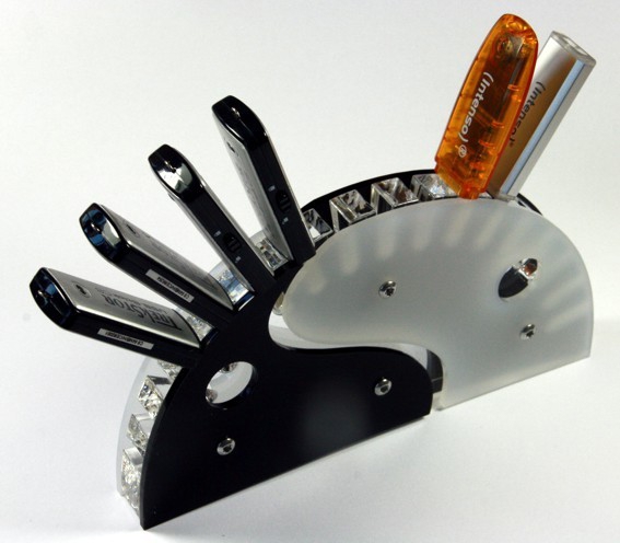 طرح فلش مموری یینگ یانگ مناسب برای استفاده در دستگاه های cnc چوب و cnc لیزر - laser cut ying yang usb flash drives holder cdr file