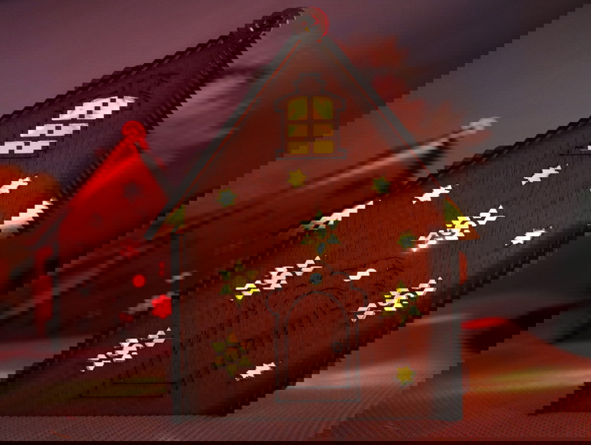 طرح چراغ خواب چوبی با ضخامت 3 میلی‌متر مناسب برای استفاده در دستگاه های cnc چوب و cnc لیزر - laser cut wooden house night lamp 3mm cdr file