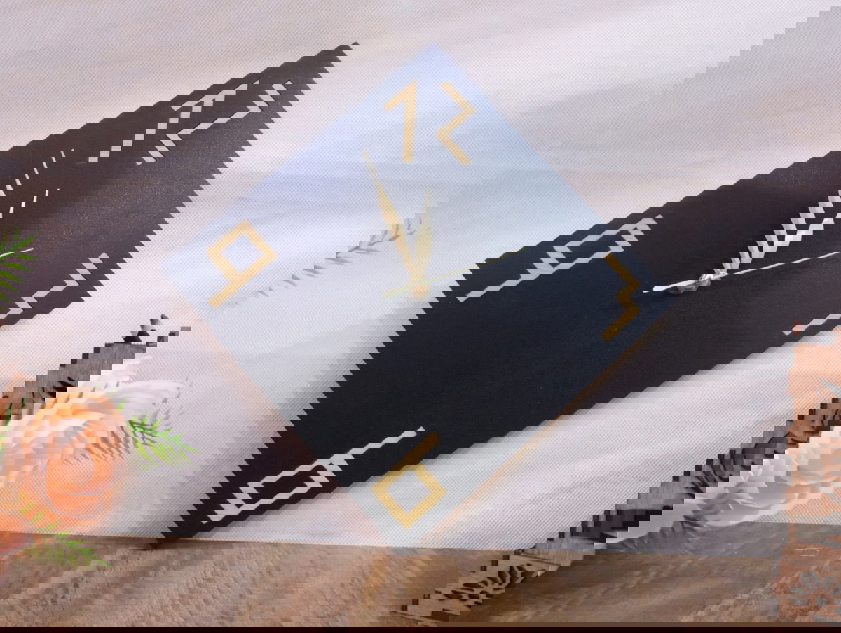 طرح ساعت دیواری مدرن مینیمال مناسب برای استفاده در دستگاه های cnc چوب و cnc لیزر - laser cut minimalist modern wall clock cdr file