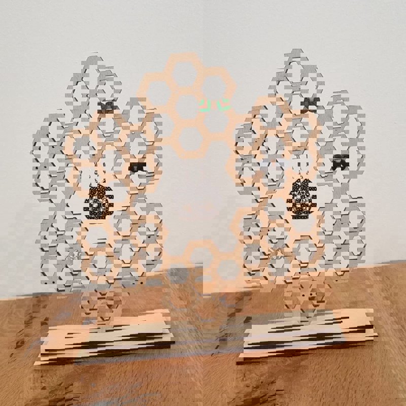 طرح نمایش دهنده گوشواره سازمان دهنده گوشواره لانه زنبوری مناسب برای استفاده در دستگاه های cnc چوب و cnc لیزر - laser cut honeycomb earring organizer earring display