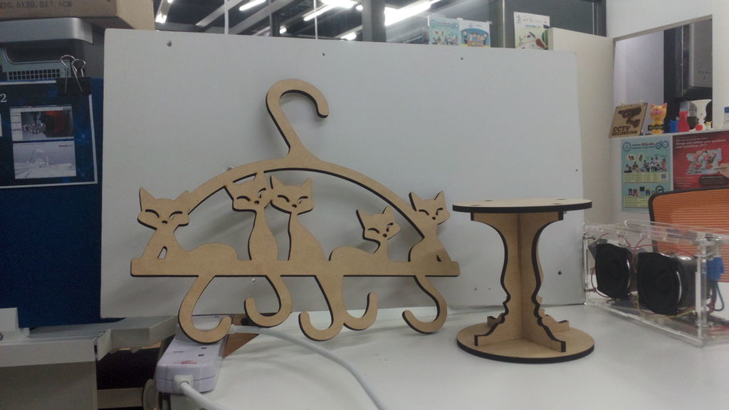 طرح آویز دم گربه مناسب برای استفاده در دستگاه های cnc چوب و cnc لیزر - cat tail hanger laser cut cdr file