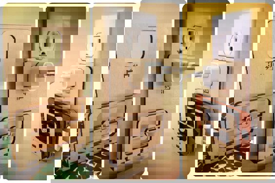 طرح پریز برق و آویز شارژ تلفن مناسب برای استفاده در دستگاه های cnc چوب و cnc لیزر - laser cut power socket phone charging hanger dxf file