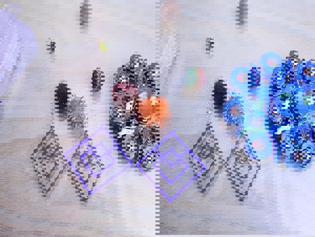 طرح گوشواره آویز مربعی مدرن مناسب برای استفاده در دستگاه های cnc چوب و cnc لیزر - laser cut modern square drop earrings cdr file