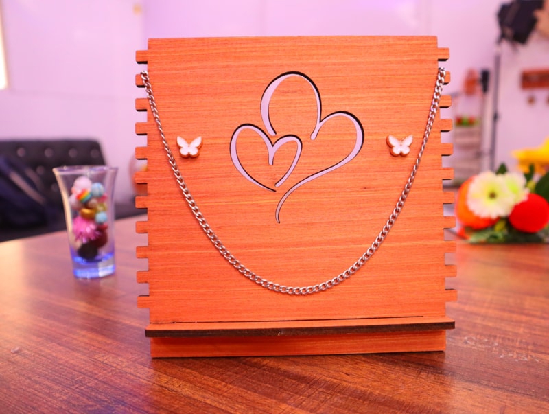 طرح پایه گردنبند دو قلب مناسب برای استفاده در دستگاه های cnc چوب و cnc لیزر - laser cut two hearts necklace stand dxf file