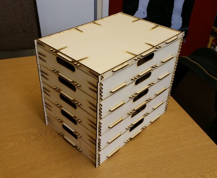 طرح جعبه های روی هم چیده شده مناسب برای استفاده در دستگاه های cnc چوب و cnc لیزر - laser cut stacking boxes dxf file