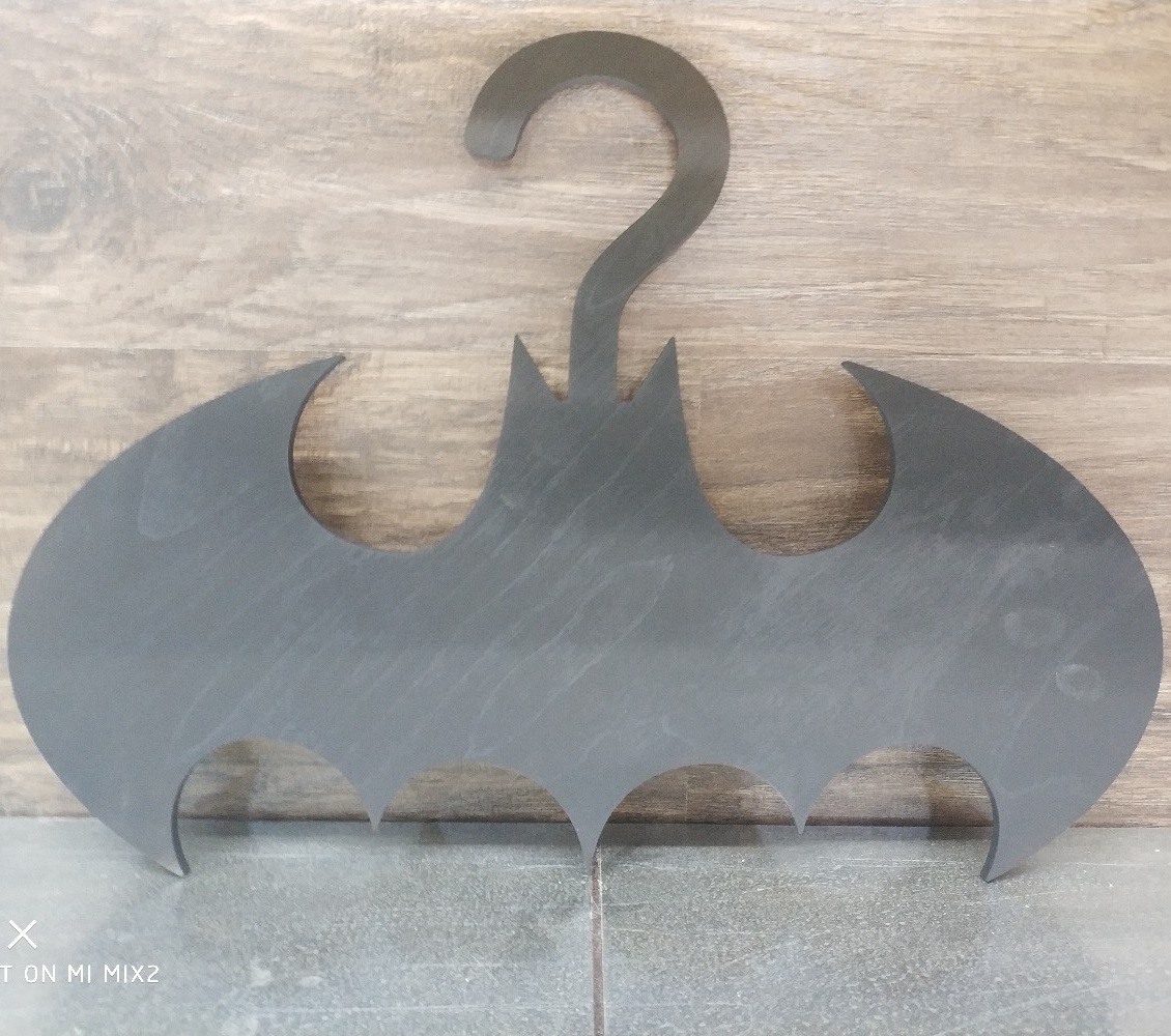 طرح آویز بتمن مناسب برای استفاده در دستگاه های cnc چوب و cnc لیزر - laser cut batman hanger cdr file