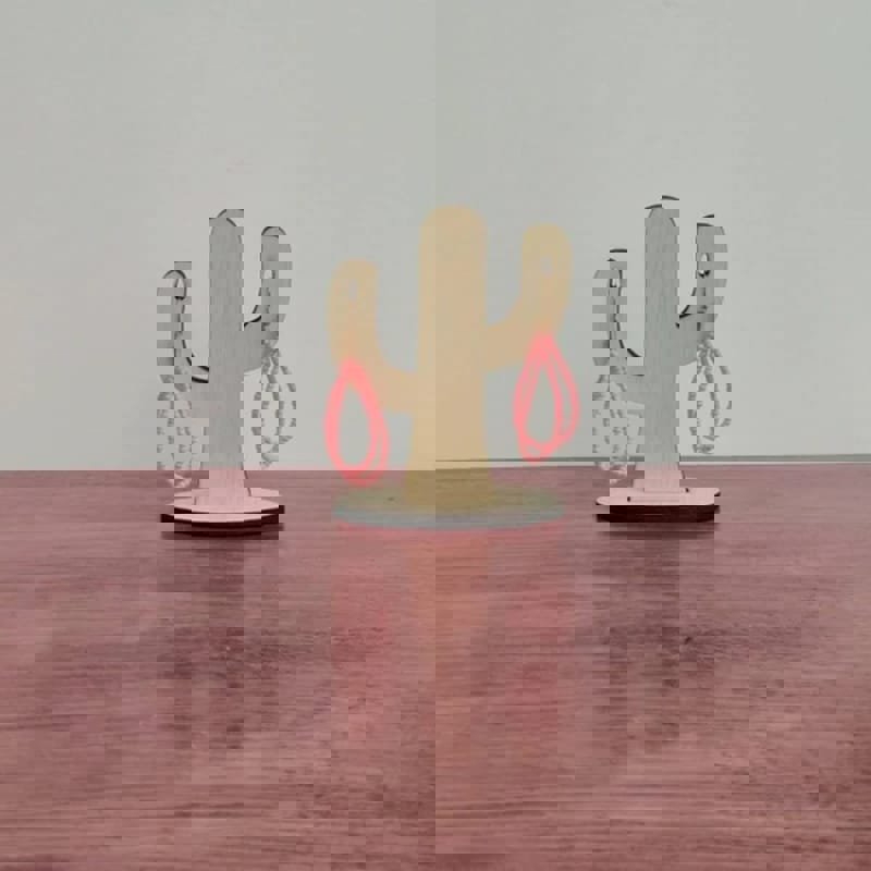 طرح پایه گوشواره به شکل کاکتوس ، پایه نمایش جواهرات مناسب برای استفاده در دستگاه های cnc چوب و cnc لیزر - laser cut cactus shape earring stand jewelry display stand
