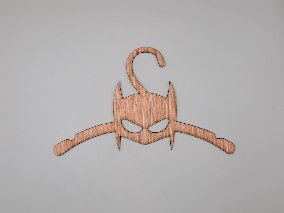 طرح رخت آویز بتمن بچه گانه مناسب برای استفاده در دستگاه های cnc چوب و cnc لیزر - laser cut batman children clothes hanger cdr file