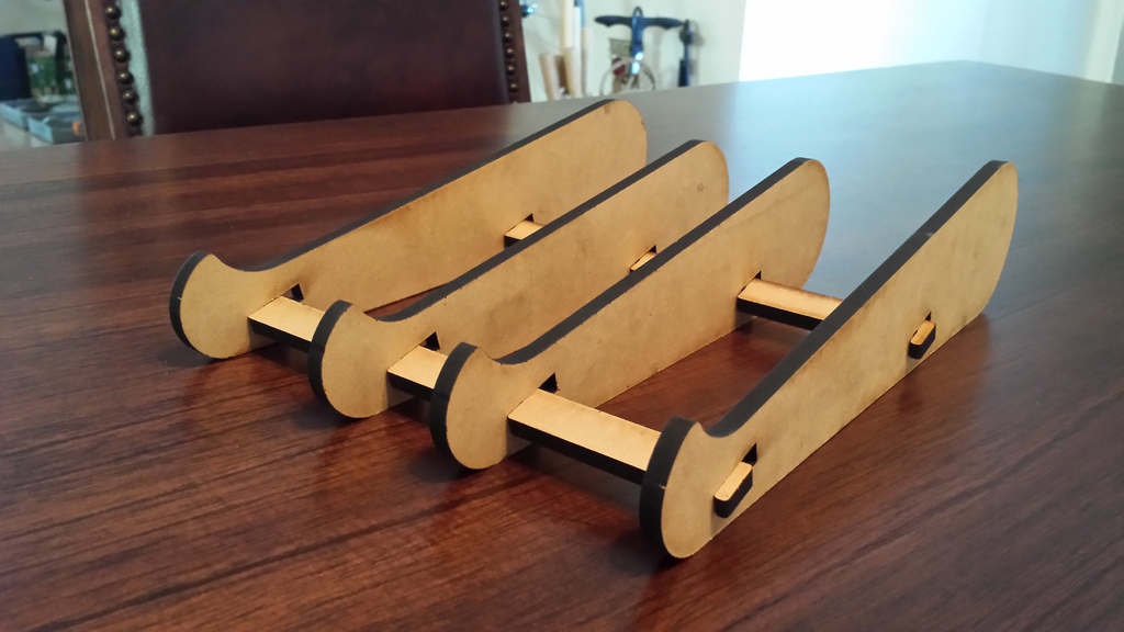 طرح برای پایه لپ تاپ چوبی مناسب برای استفاده در دستگاه های cnc چوب و cnc لیزر - laser cut wood laptop stand svg file