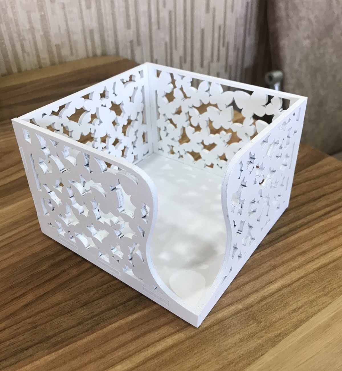 طرح جا دستمال کاغذی چوبی با طرح پروانه مناسب برای استفاده در دستگاه های cnc چوب و cnc لیزر - laser cut wooden napkin holder with butterflies cdr file