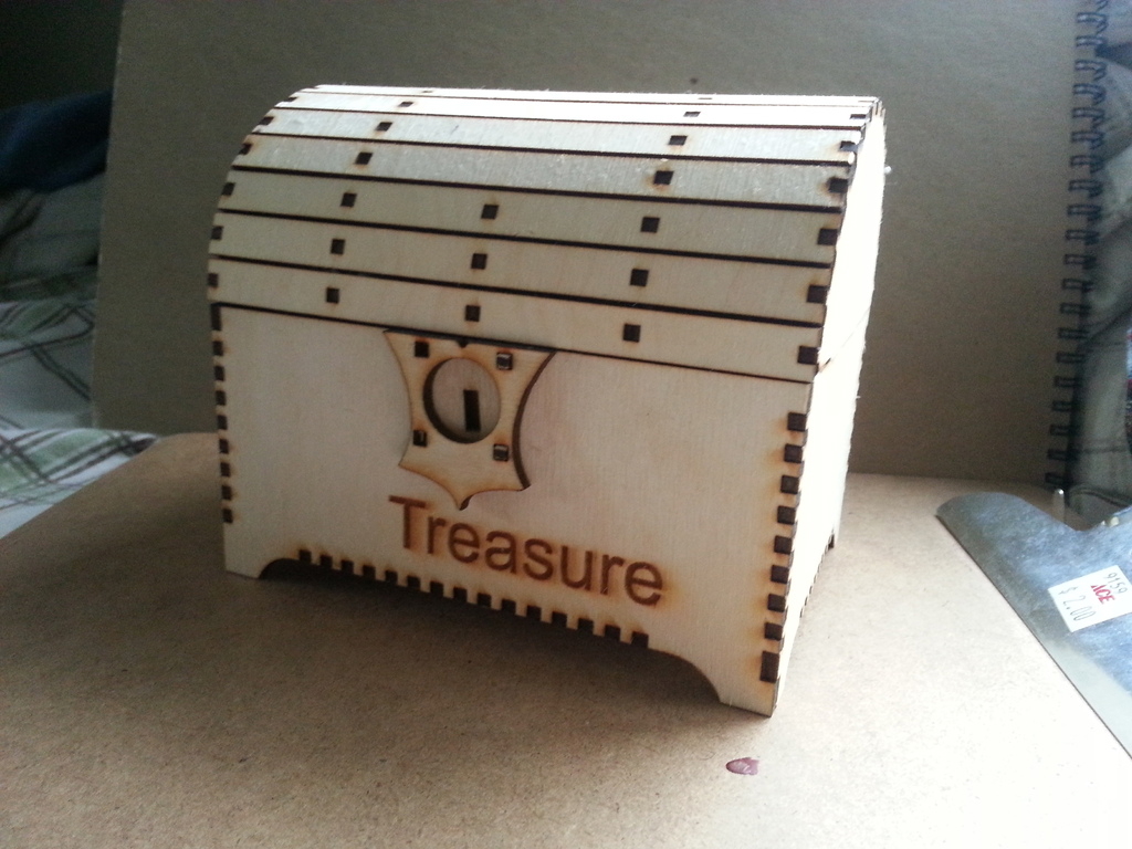 طرح صندوقچه گنج چوبی مناسب برای استفاده در دستگاه های cnc چوب و cnc لیزر - laser cut wood treasure chest cdr file