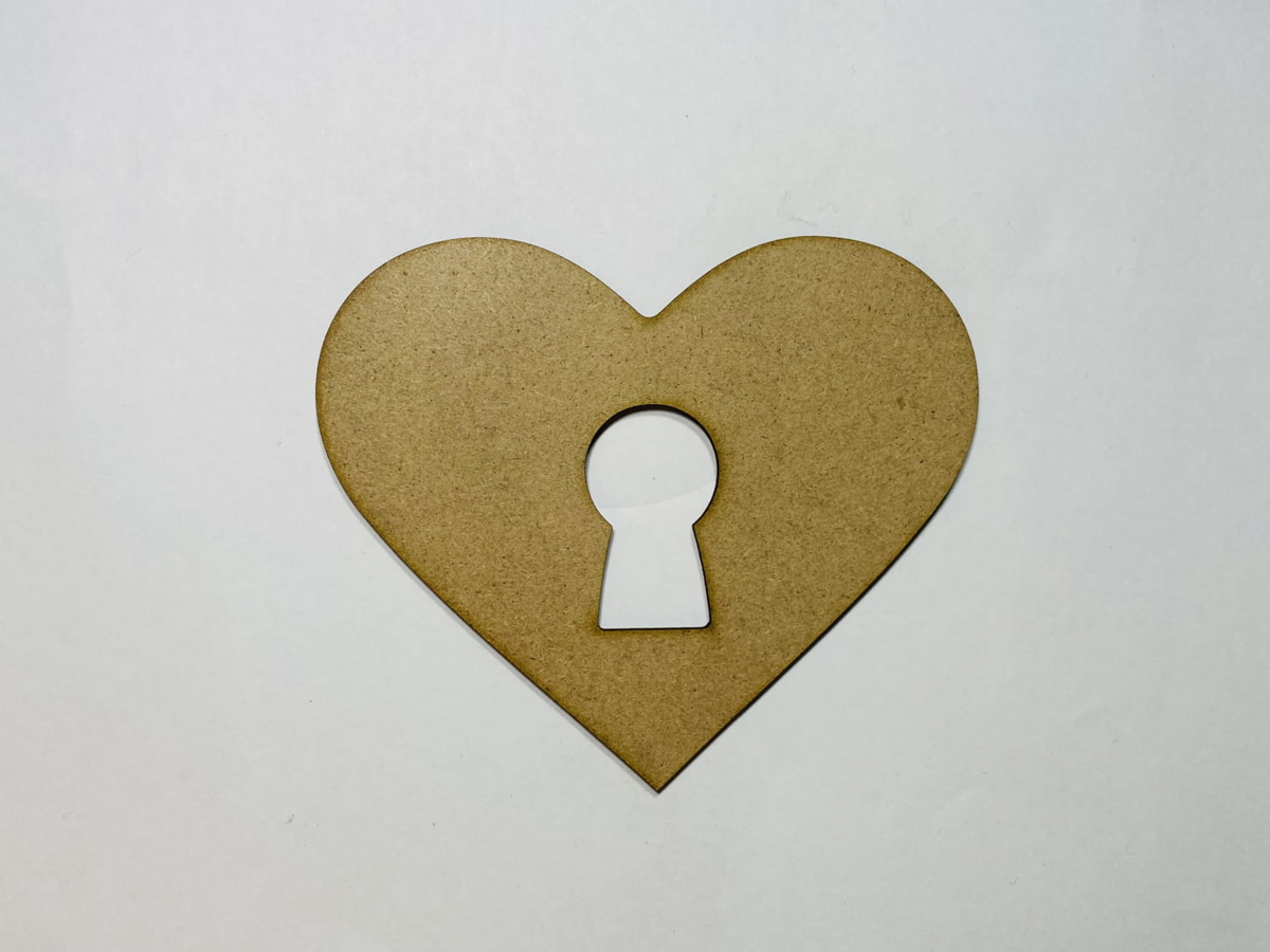طرح قلب چوبی با سوراخ کلید مناسب برای استفاده در دستگاه های cnc چوب و cnc لیزر - laser cut wooden heart cutout with keyhole cdr file