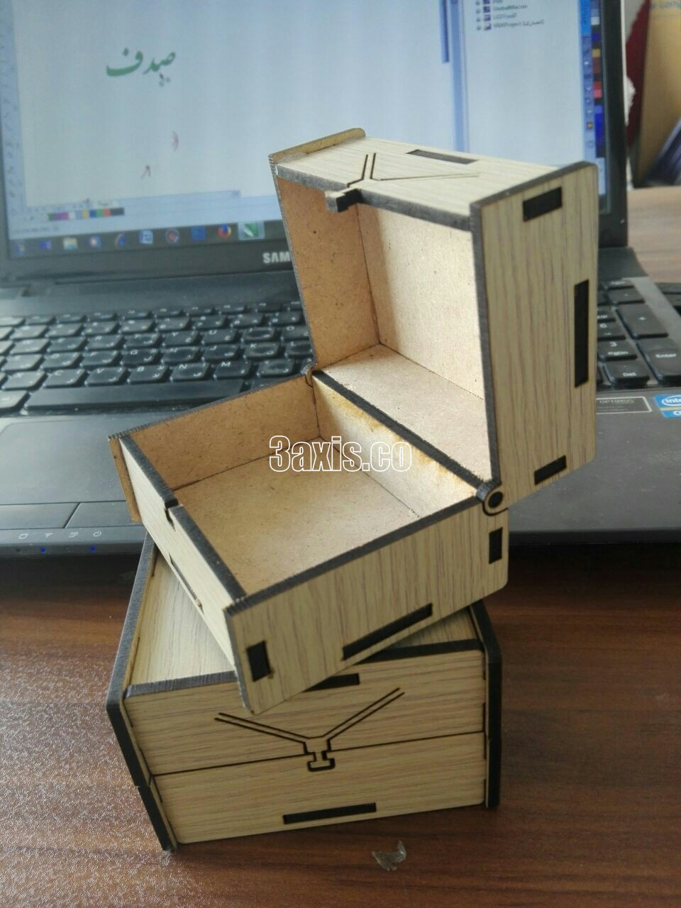 طرح جعبه با درب ساعت مناسب برای استفاده در دستگاه های cnc چوب و cnc لیزر - laser cut box with lid for clock cdr file
