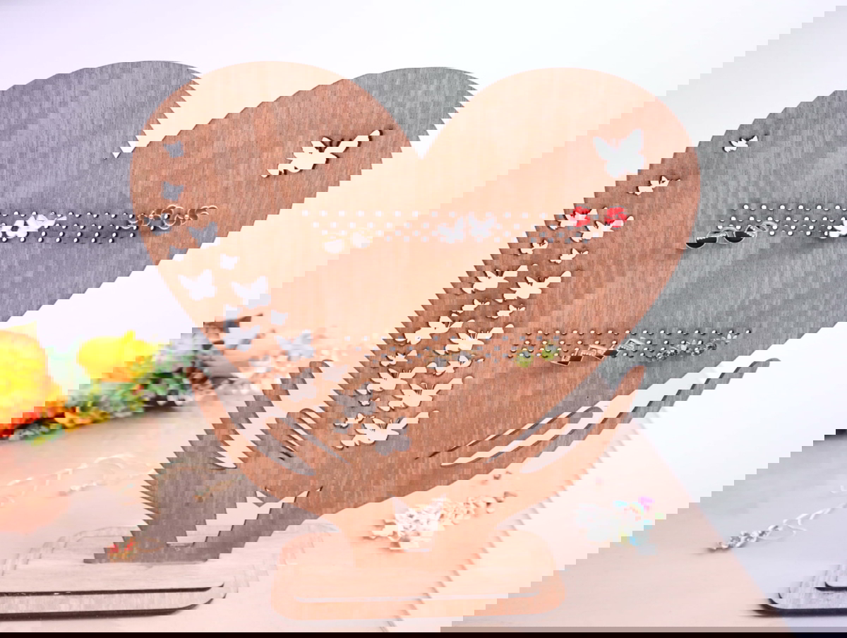 طرح قلب ایستاده طرح جواهر و گوشواره و ضخامت 3 میلی‌متر مناسب برای استفاده در دستگاه های cnc چوب و cnc لیزر - laser cut heart standing jewelry stand earring holder 3mm cdr file