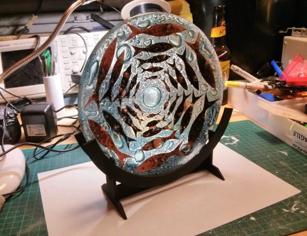 طرح پایه بشقاب مناسب برای استفاده در دستگاه های cnc چوب و cnc لیزر - laser cut plate stand svg file