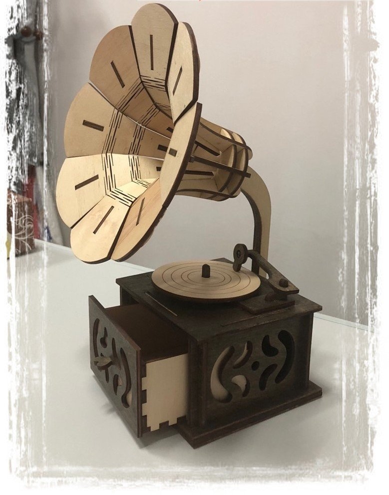 طرح مدل سه بعدی گرامافون چوبی مناسب برای استفاده در دستگاه های cnc چوب و cnc لیزر - laser cut wooden gramophone 3d model cdr file