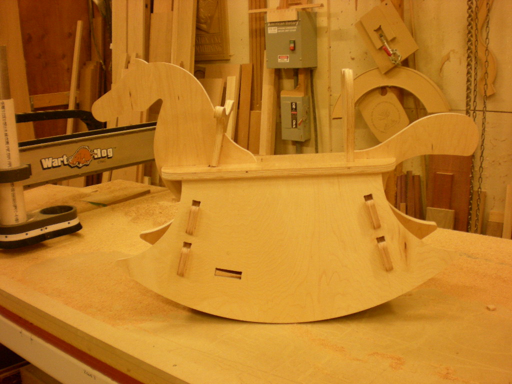 طرح اسب گهواره‌ای مناسب برای استفاده در دستگاه های cnc چوب و cnc لیزر - rocking horse dxf file