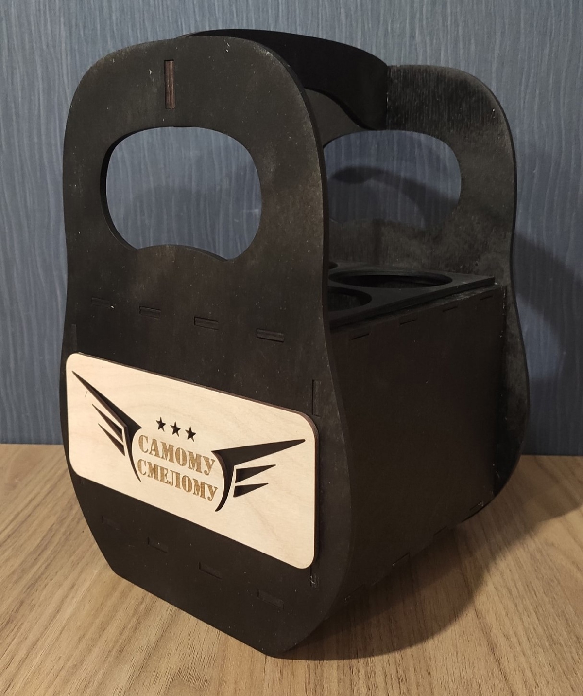 طرح قوطی نوشابه شخصی مناسب برای استفاده در دستگاه های cnc چوب و cnc لیزر - laser cut personalized beer caddy cdr file